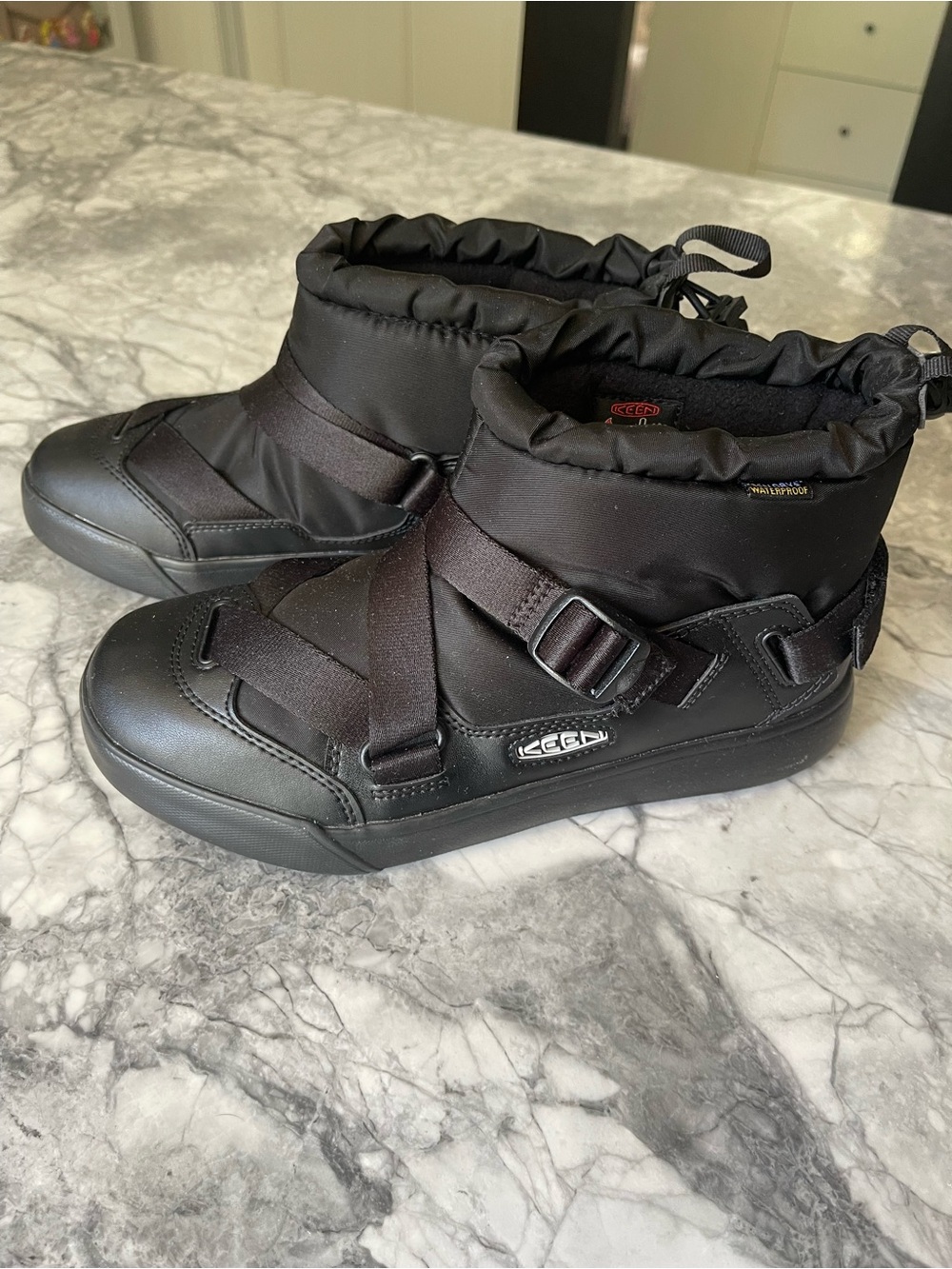 New! Keen Kids Black Waterproof Insulated Snow Boots 7.5